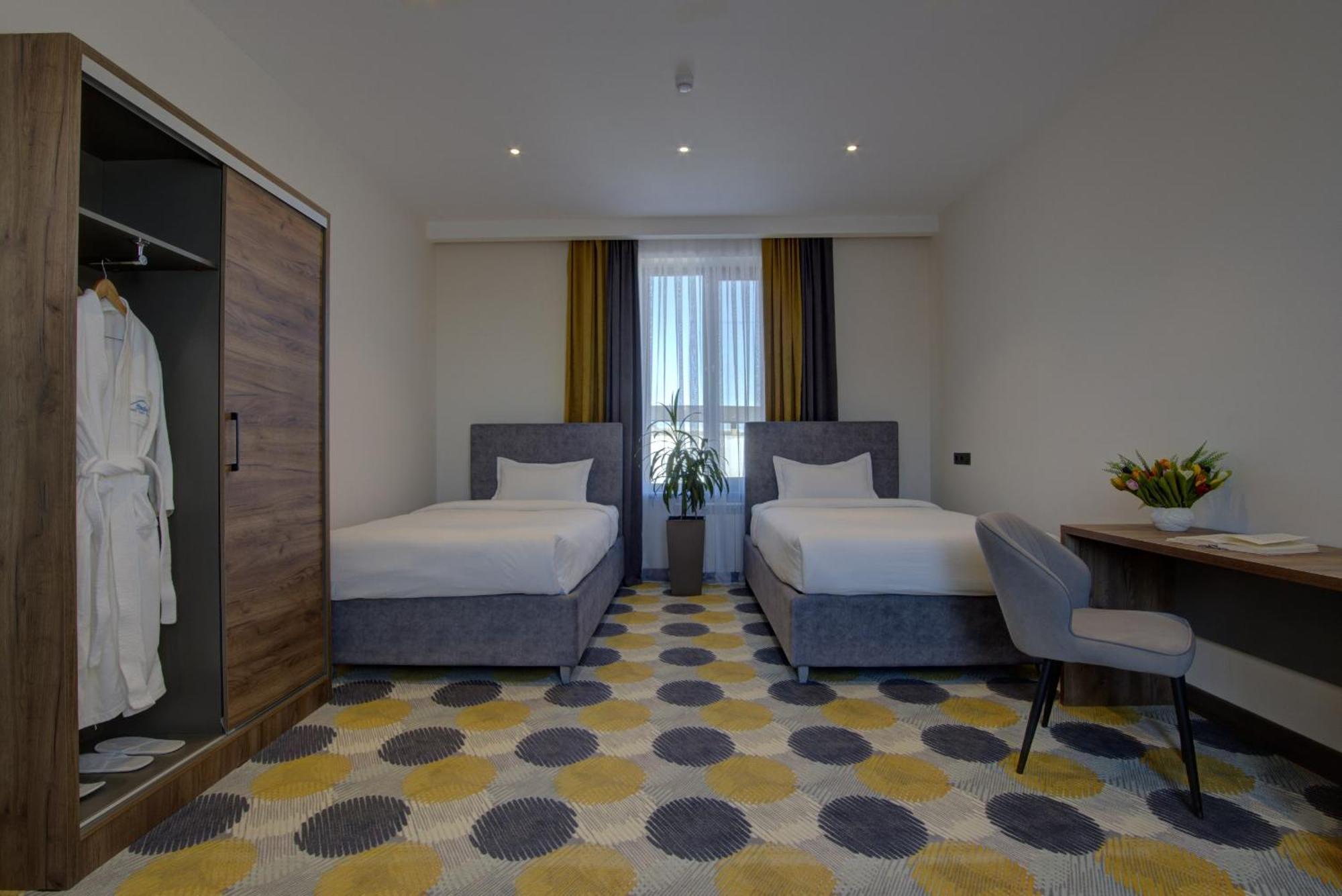 Grand Khan Tengri 4* Naryn 외부 사진