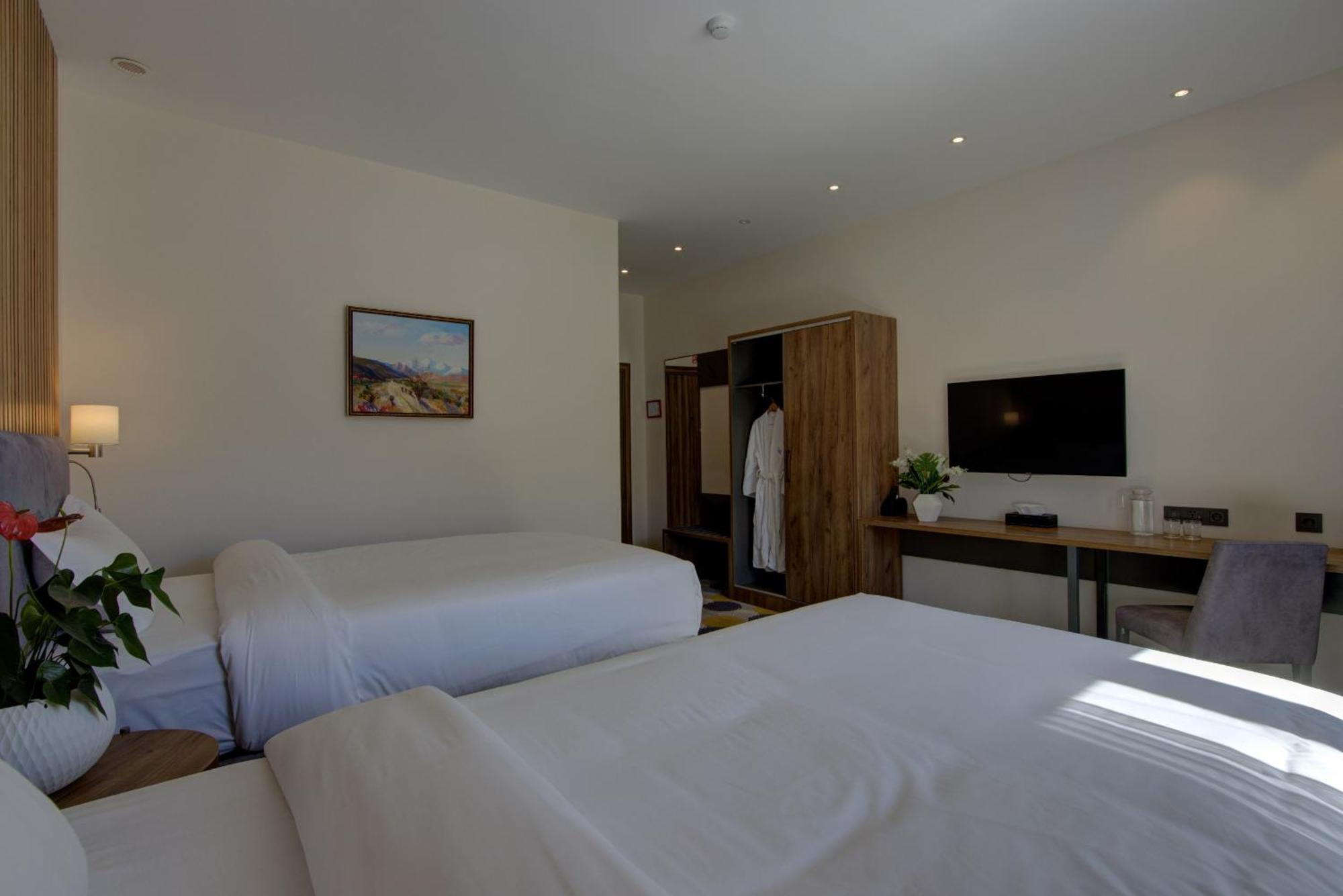 Grand Khan Tengri 4* Naryn 외부 사진